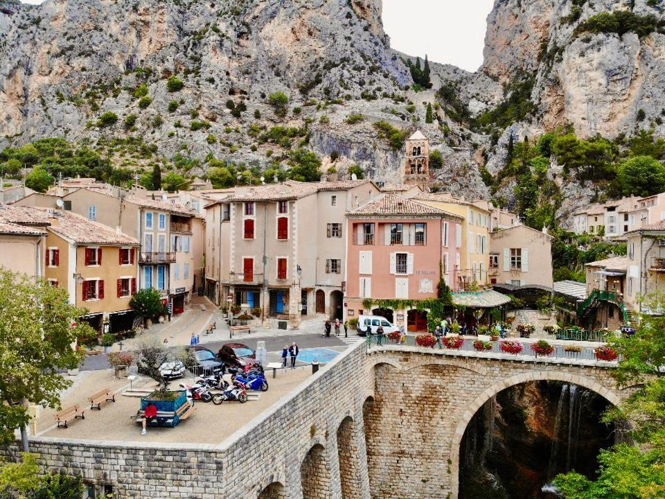 Le Logis Des Cascades 2 Moustiers-Sainte-Marie Exterior foto